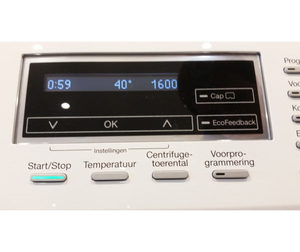Foto van het digitale display op de Miele WKJ 130 WPS
