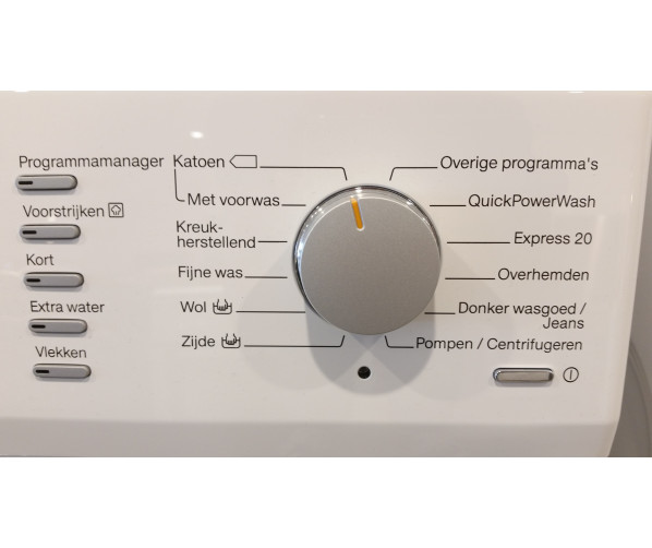 Foto van het bedieningspaneel van de Miele WKM130WPS uitgevoerd met draaiknop