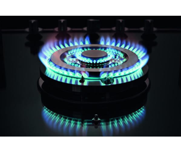 De Smeg PVS750NL is voorzien van een sterke 4,2 kW wokbrander