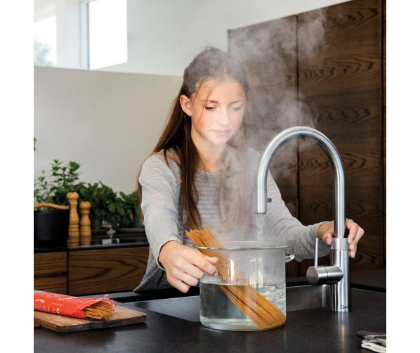 De Quooker COMBI & CUBE Flex geeft direct kokend water voor de bereiding van het eten