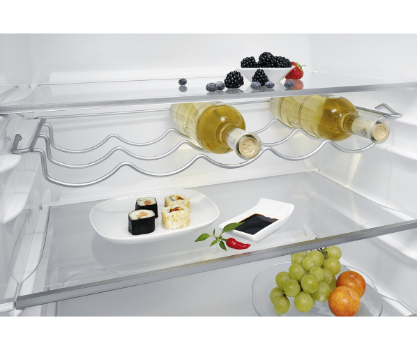 Foto van de Aeg S73200CNS1 uitgevoerd met glazen leggers en chromen flessenrek