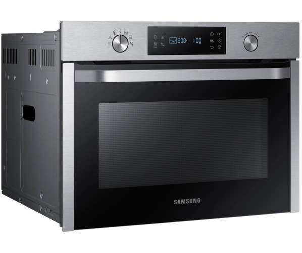 Het strakke design van de Samsung NQ50K3130BS sluit naadloos aan bij de andere inbouw apparaten uit deze serie