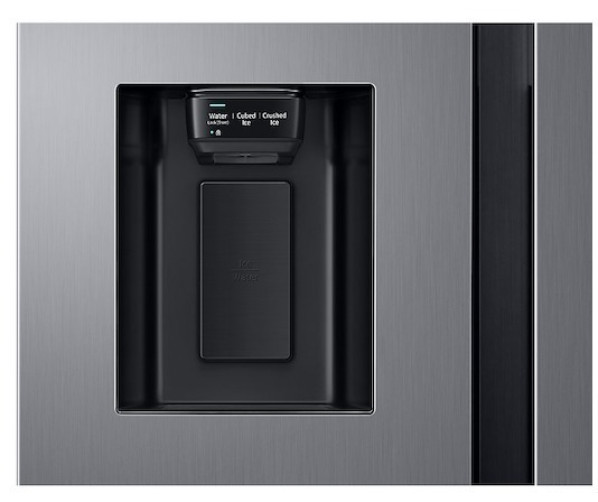 De Samsung RS68N8222S9 heeft een ijsdispenser voor ijsblokjes en crushed ice
