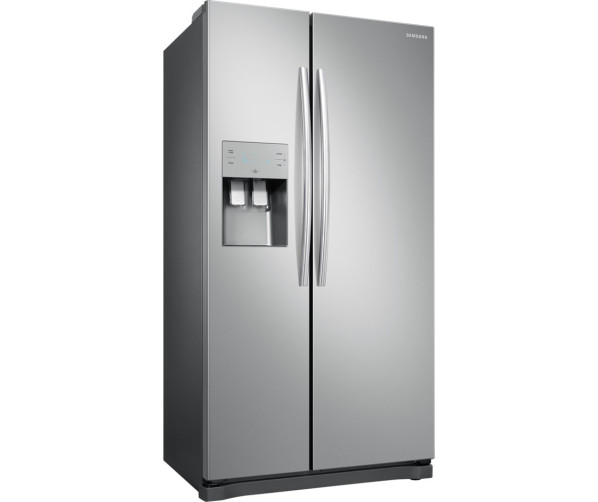 De Samsung RS50N3403SA heeft een dispenser in de deur van de vriezer voor ijsblokjes, crushed ice en water