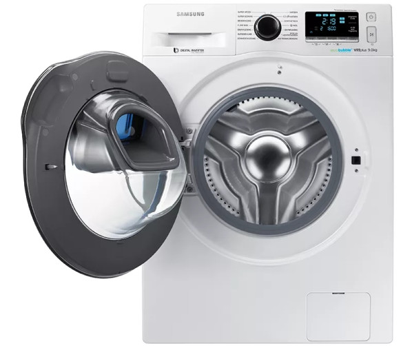 Foto van de Samsung WW90K6604QW Addwash wasmachine afgebeeld met geopende deur