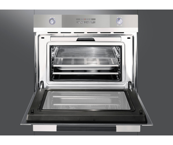 Frontaanzicht van de SC45V2 inbouw stoomoven van SMEG