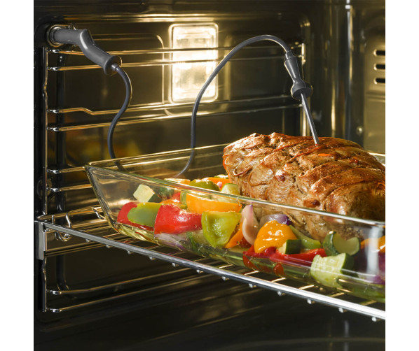 De Smeg SCB95CIX beschikt over een kernthermometer