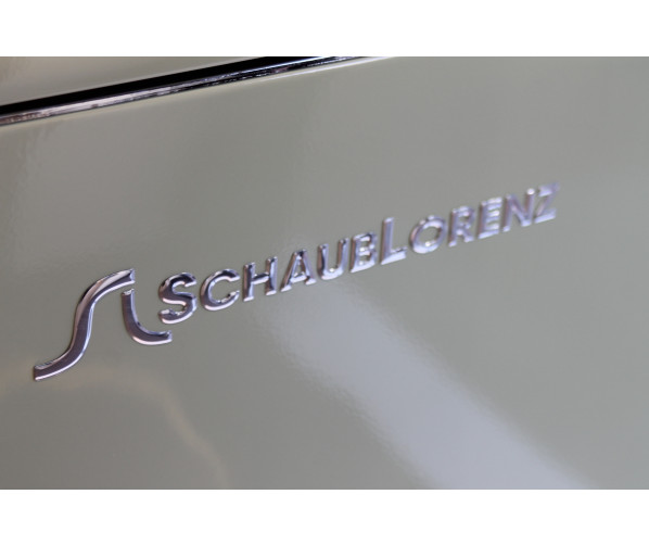 Het logo van de Schaub Lorenz TL55G-6928 bevindt zich op de voorzijde