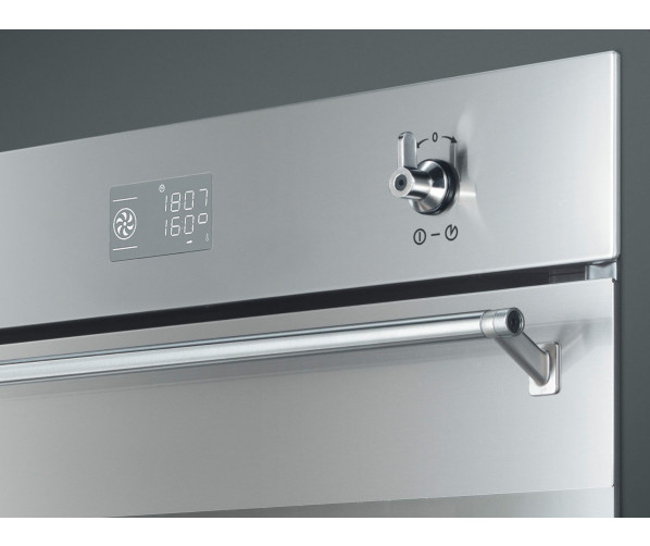 De Smeg SFP390X1 beschikt over de kenmerkende SMEG Classici bedieningsknoppen