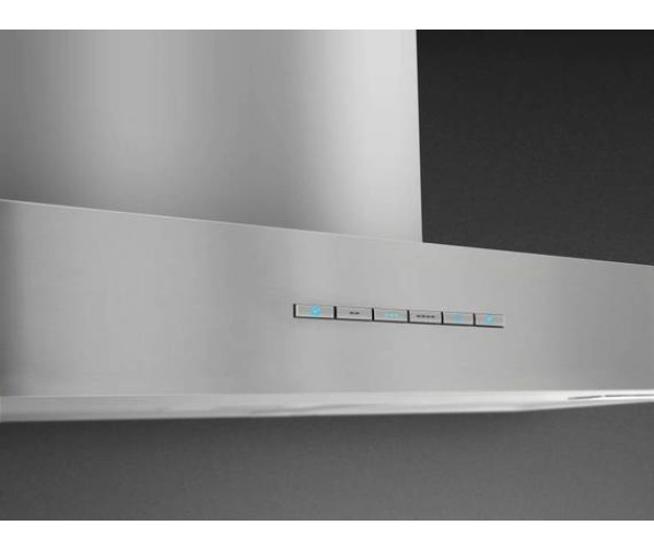 Praktisch is de tiptoets bediening op de rand van de Smeg KBT900XE wand afzuigkap