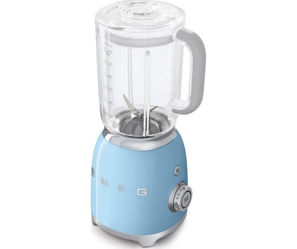 De Smeg BLF01PBEU blender blauw heeft een inhoud van 1,5 liter
