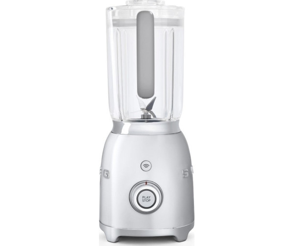 De Smeg BLF01SVEU blender zilveris instelbaar op 4 standen, met een maximum van 18000 rpm