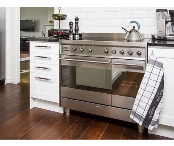 De Smeg C92IPX8 heeft een strak design welke fraai geintegreerd kan worden in vrijwel iedere keuken