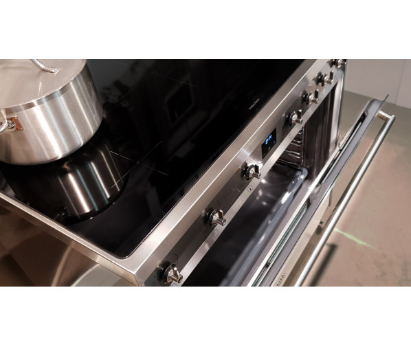 Het Smeg C9CIMX9 inductie fornuis heeft vijf inductiezones van verschillende groottes