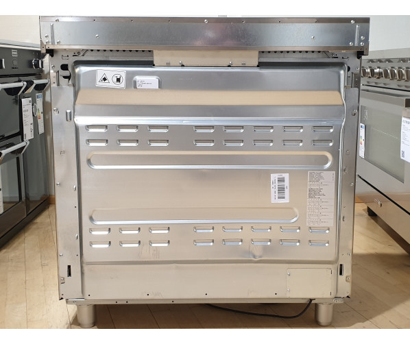 Foto van de achterzijde van de Smeg C9CIMX9