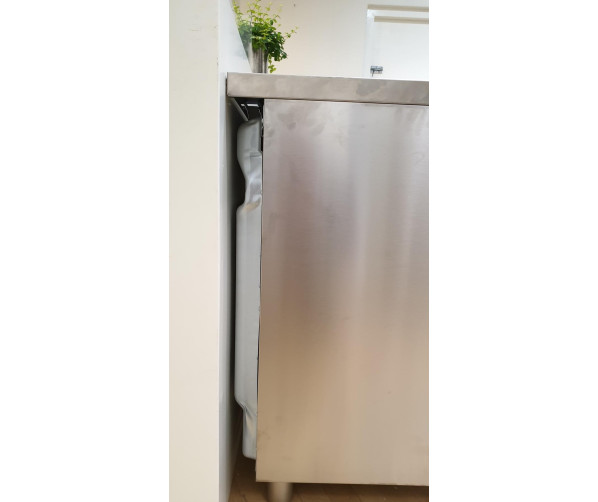 Foto van de zijkant van het Smeg C9CIMX9 inductiefornuis