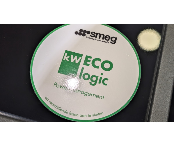 Dankzij het ECO Logic systeem op de C9IMN2 kan dit inductie fornuis ook op 2-fasen worden aangesloten