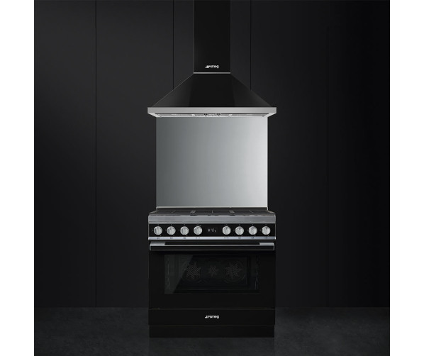 De Smeg KPF9BL is goed te combineren met het Smeg CPF9GMBL fornuis