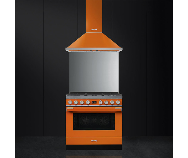 De Smeg KPF9OR is goed te combineren met het Smeg CPF9GMOR fornuis