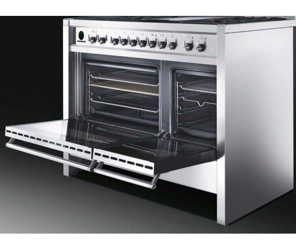 Het SMEG fornuis CS120NLK beschikt over een grote en een kleinere oven.