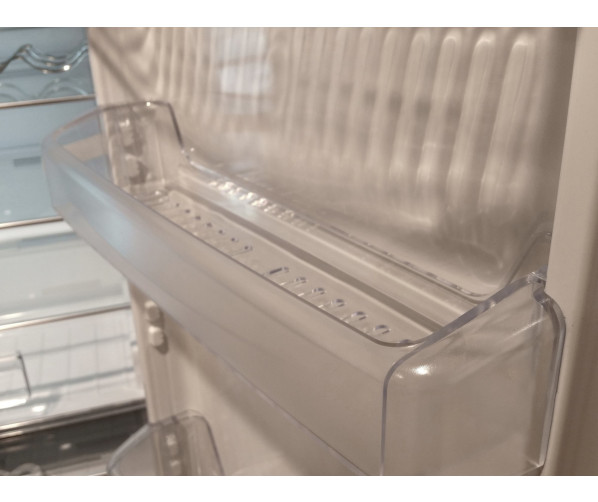 De transparante deurvakken in de Smeg FC370X2PE zijn uitgevoerd van sterk kunststof
