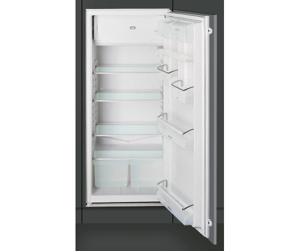 De Smeg FL227P inbouw koelkast is uitgevoerd in een nishoogte van 122 cm