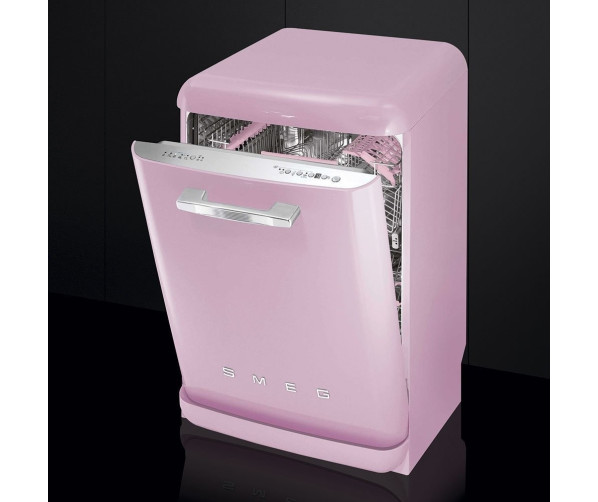 De Smeg LVFABPK heeft een laag waterverbruik van 8,5 liter per programma en een energieklasse A+++ label