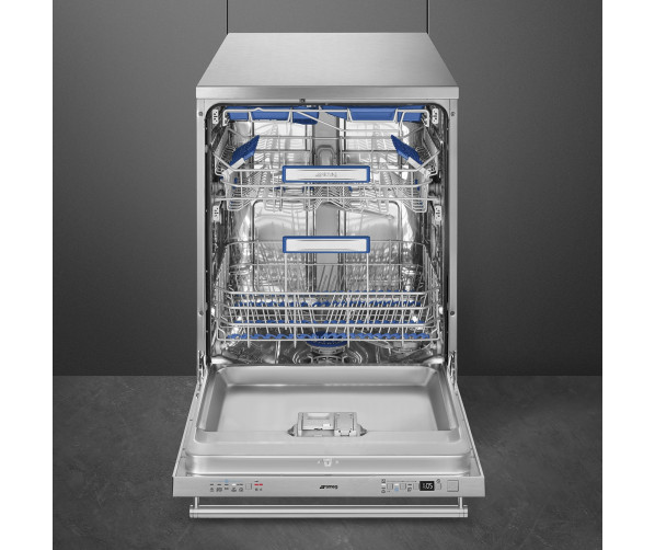 Foto van de binnenzijde van de Smeg LVS433STPXIN vaatwasser