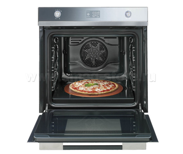 De binnenzijde van de Smeg SF122PZ inbouw oven