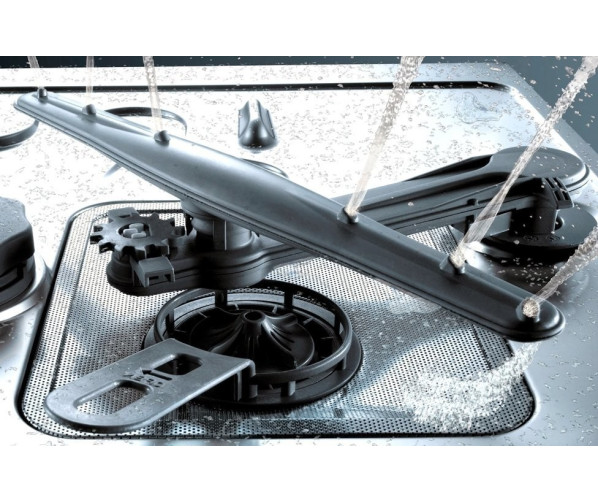 Shuttle systeem op de Smeg PLA4645X7: de enige smalle vaatwasser die ook in de hoeken sproeit