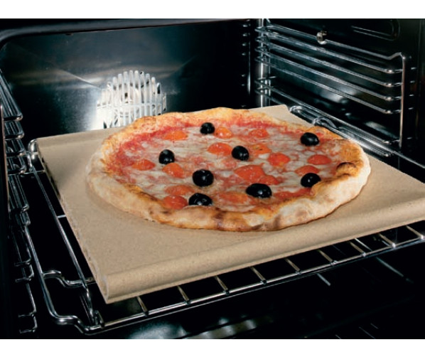De linker grote oven van de G10FF-6 wordt standaard met pizzasteen geleverd