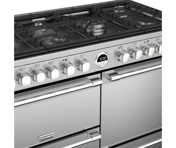 De wokbrander in het midden van het Stoves Sterling S1100 DF rvs fornuis heeft een vermogen van 4,0 kW