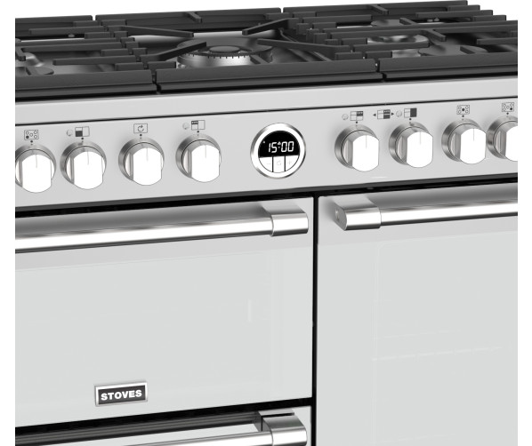 Het Stoves Sterling S900 DF rvs fornuis is een echt design fornuis