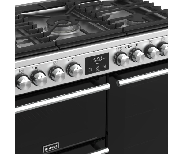 De wokbrander in het midden op het Stoves Precision DX S900DF EU SS rvs fornuis heeft een vermogen van 4,0 kW