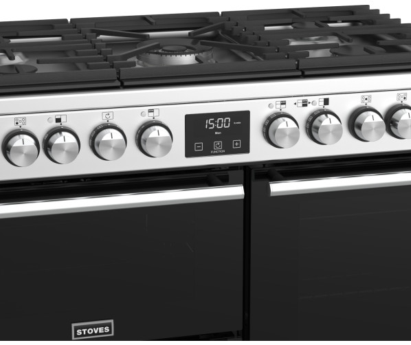 Met de klok van het Stoves Precision DX S900DF EU SS rvs fornuis is de oven uitgebreid in te stellen