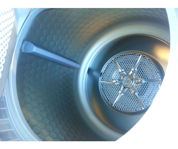 De MIELE warmtepomp droger T8164WP is uitgevoerd met de nieuwe SoftCare trommel