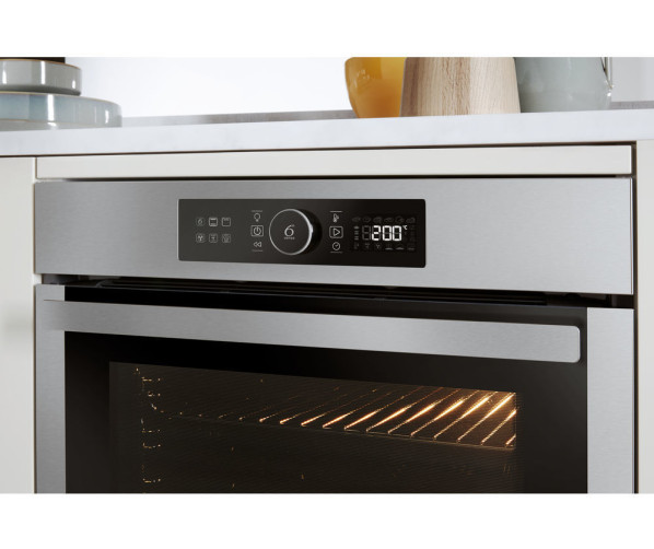 Het touchscreen van de Whirlpool AKZ9 6270 IX inbouw oven