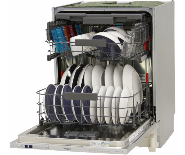 De Whirlpool WRIC 3C26 inbouw vaatwasser heeft een capaciteit van 14 couverts