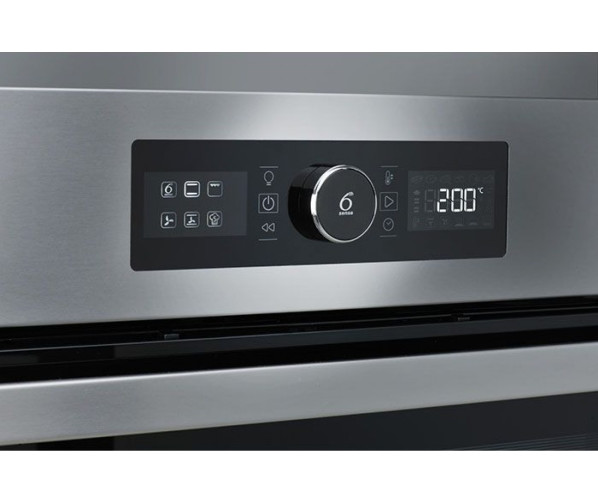 Het bedieningspaneel van de Whirlpool AKZ6270IX inbouw oven rvs