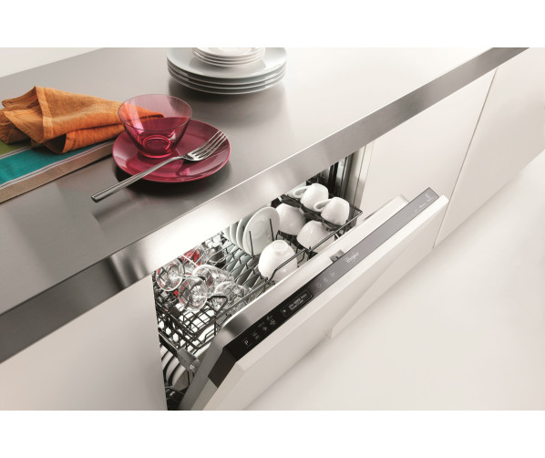 De Whirlpool WP211 inbouw vaatwasser heeft een capaciteit van 13 couverts en is volledig integreerbaar