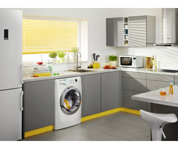 De Zanussi ZWF01483WH wasmachine is direct tussen twee kasten in te bouwen