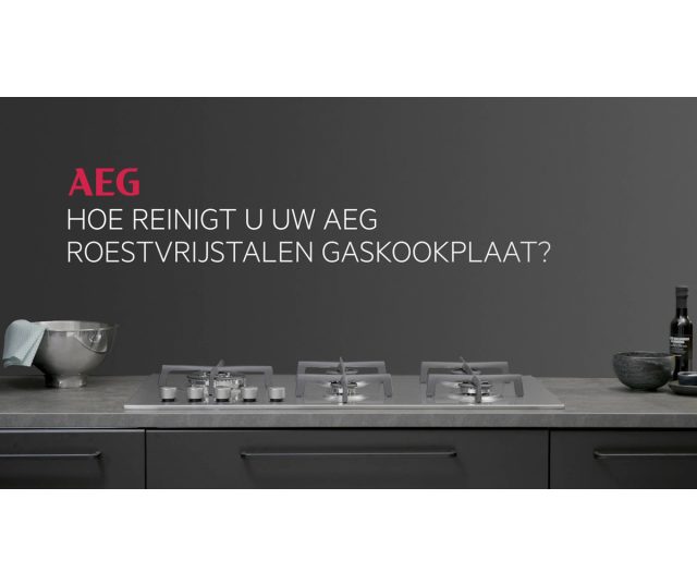 Open ovendeur AEG CKB64415BM met eenvoudig te reinigen glas en emaille binnenkant