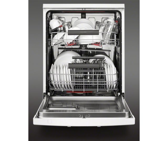 Het interieur van de Aeg F65709VI0P inbouw vaatwasser