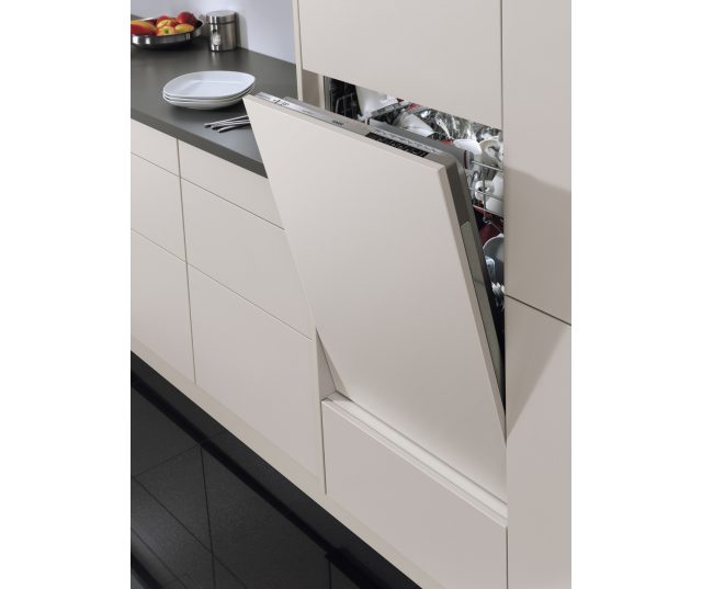 AEG FSS75747P inbouw vaatwasser met energieklasse B en BeamOnFloor