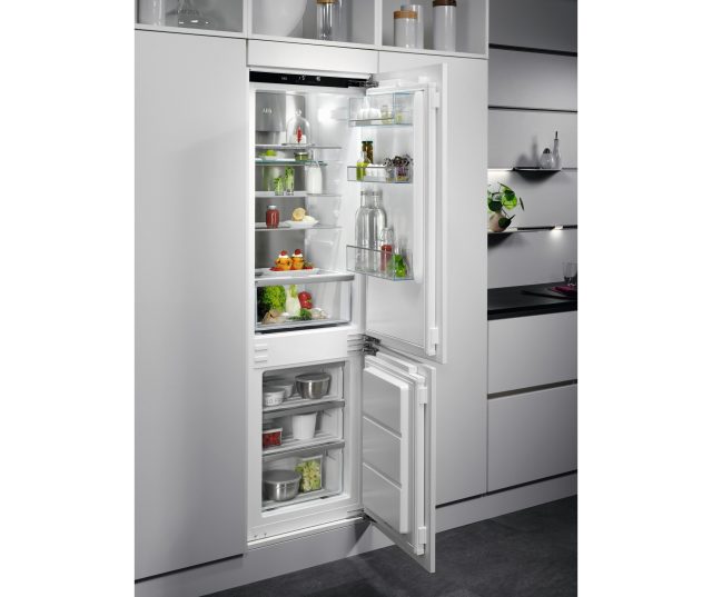 AEG SCE818E8MF inbouw koelkast - nofrost - nis 178 cm.