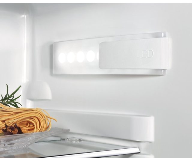 AEG SKE818F1DS inbouw koelkast - nis 178 cm. - sleepdeur