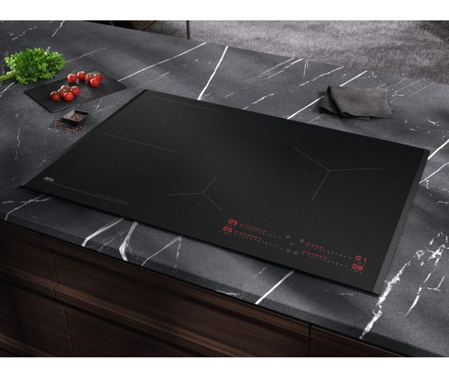 AEG TII84B10FZ inductie kookplaat met SaphirMatt glasplaat - 81 cm