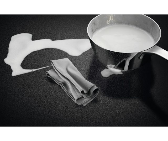AEG TO74IB00CZ inductie kookplaat - 71 cm. - SaphirMatt glasplaat