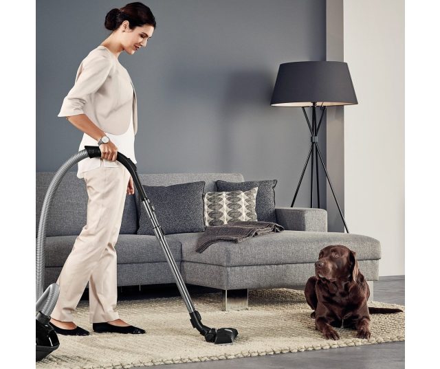 AEG VX7-2-DOG zwarte stofzuiger met Silnce Pro System