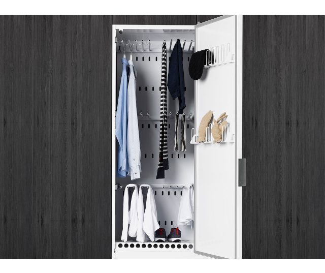 De droogkast heeft een ruime inhoud waardoor u allerlei soorten kleding en schoenen eenvoudig kunt plaatsen.